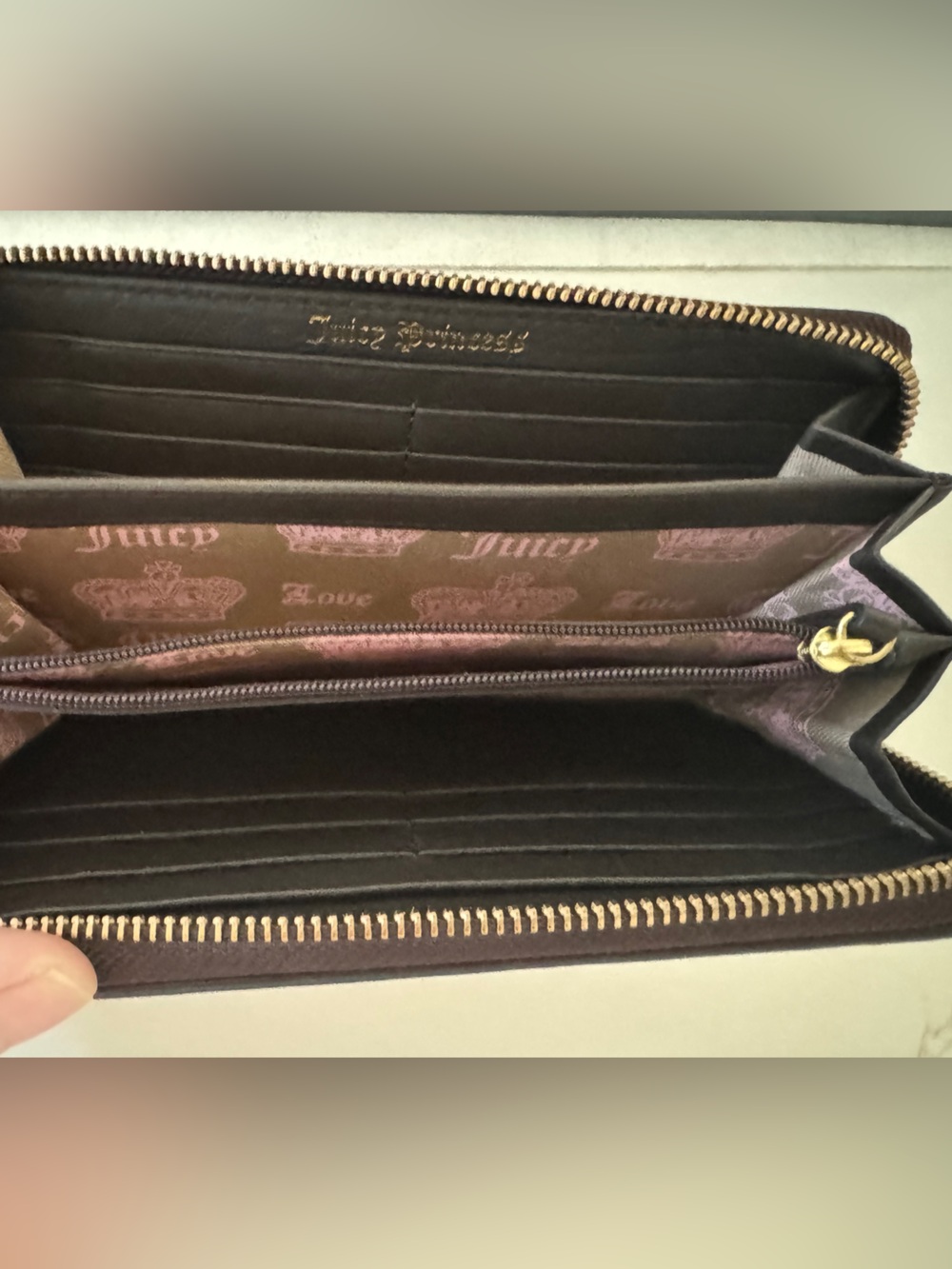 NWOT Juicy Couture Pink Velvet Crest Zip Wallet with Brown Trim - Picture 5 of 8
